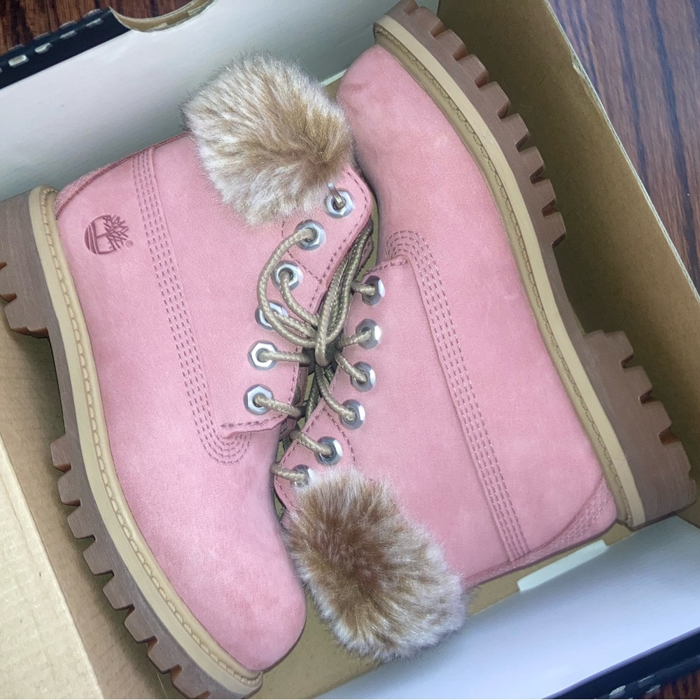 Girls Pink Timberland size 10 toddler waterproof 6in boots with fur trim. NIB
